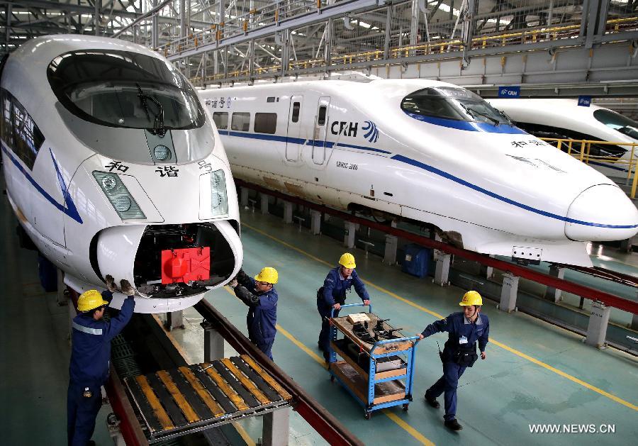 الصين تخطط لاستثمار كبير في سكك الحديد عام 2016