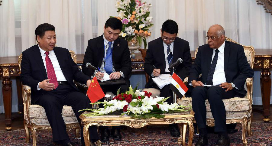 شي يحث على تبادلات برلمانية أوثق بين الصين ومصر