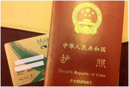 تقرير اخباري: عصر السياحة الجماهيرية .. الصينيون يتطلعون الى تعزيز قوة جواز سفرهم