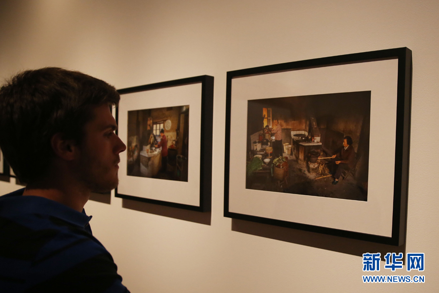 مصور صيني يفوز بالجائزة الكبرى في «الإمارات للتصوير الفوتوغرافي»