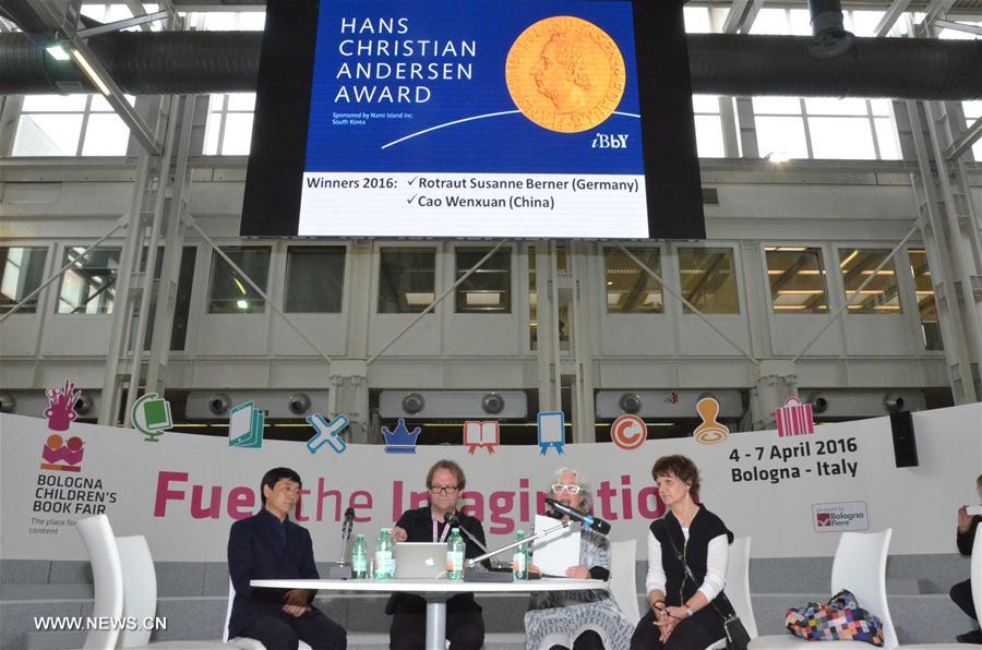 فوز الكاتب الصيني تساو ون شوان بجائزة هانز كريستيان اندرسون