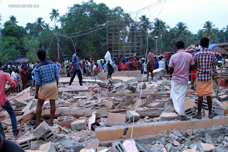 مقتل 110 وإصابة 350 في حريق في معبد بالهند