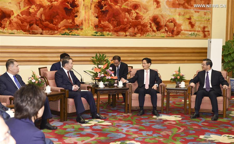مسئول صينى قانونى كبير يجتمع مع رئيس المحكمة العليا فى قازاقستان