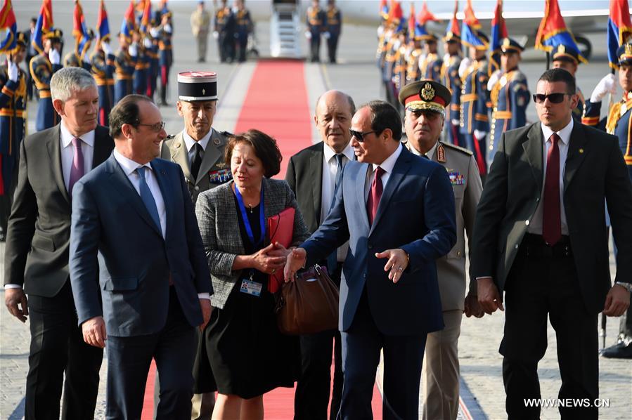 وصول الرئيس الفرنسي إلى القاهرة