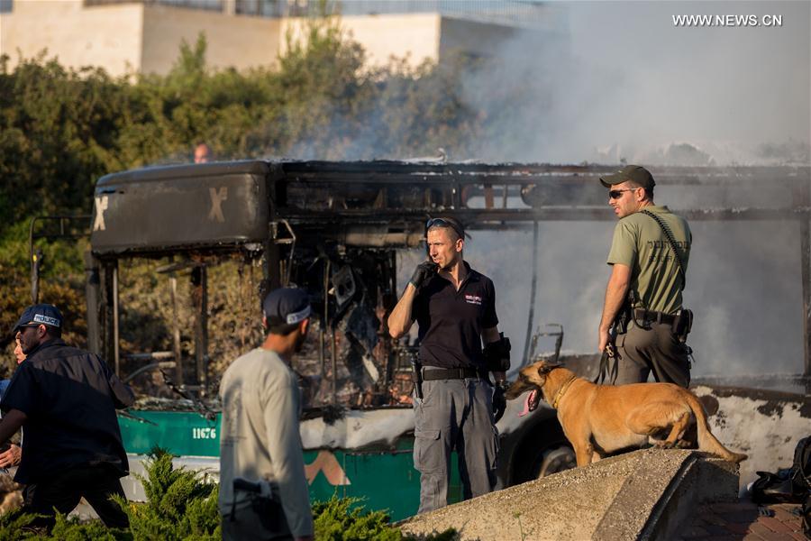 اصابة 15 اسرائيليا فى انفجار حافلة القدس