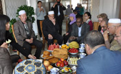 ممثلو أحزاب الدول العربية يعربون عن انبهارهم وإعجابهم الشديد بثقافة قومية هوي الصينية