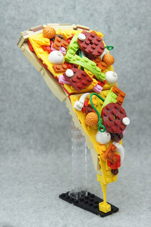 فنان ياباني يصنع أطعمة نابضة بالحياة من خلال ألعاب ليغو