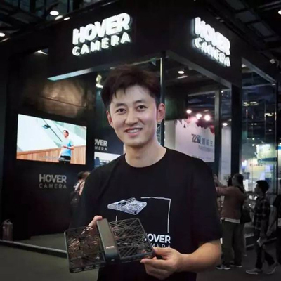 شاب صيني يخترع كاميرا بدون مصور
