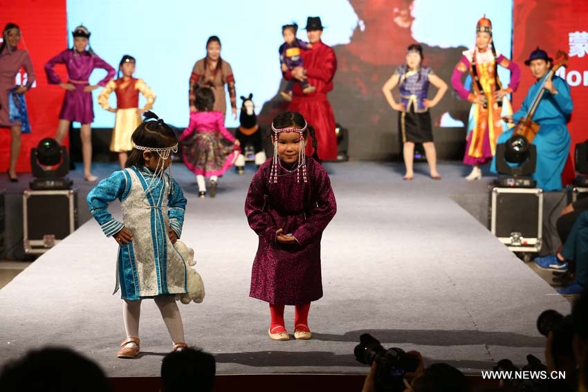 فوز الفريق المصري بالبرونزية في مسابقة الدبلوماسيين للأزياء التقليدية في بكين