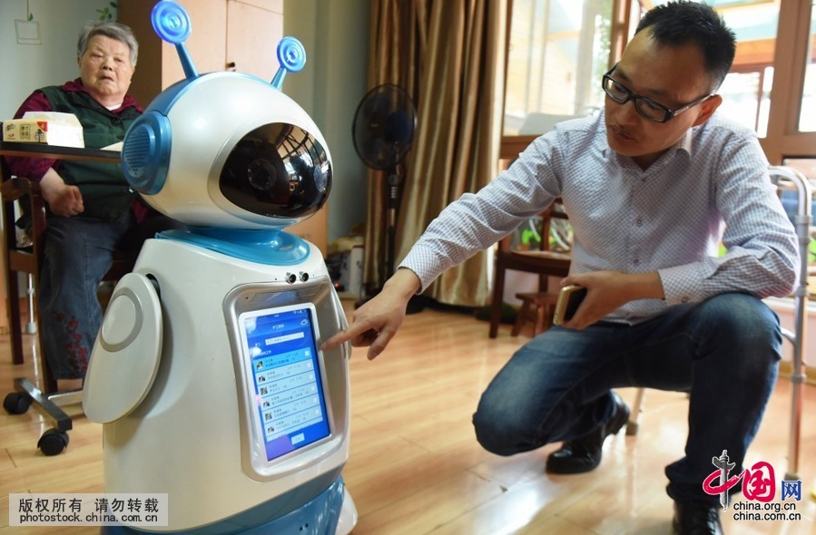 روبوتات لرعاية المسنين في هانغتشو