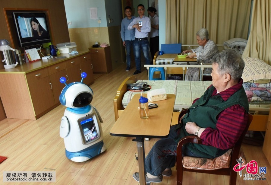 روبوتات لرعاية المسنين في هانغتشو