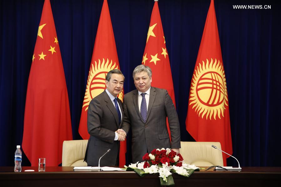 وزير الخارجية الصيني يؤكد على دعم الصين لدول اسيا الوسطى