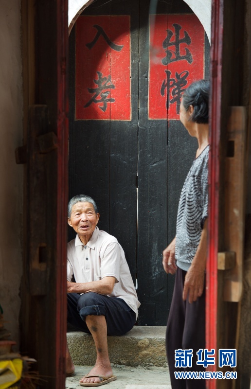 زيارة أجمل قرية قديمة عائمة في الصين