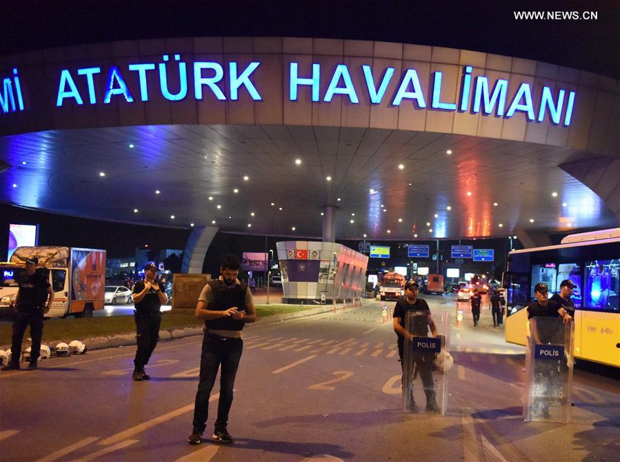 رئيس الوزراء التركي يتهم تنظيم الدولة (داعش) بتنفيذ هجمات مطار أتاتورك