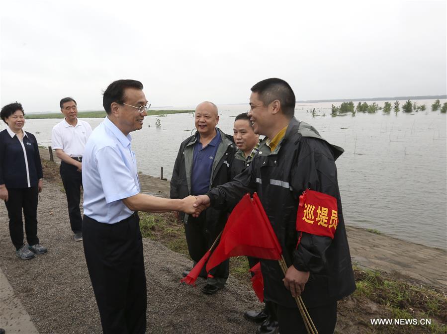 رئيس مجلس الدولة يحث على الاستعداد للقيام بحملة شاقة لمكافحة الفيضانات في الصين
