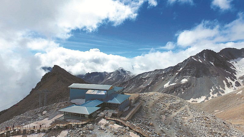 أعلى مقهى في العالم يقع في جبل جليدي بارتفاع 4860 مترا