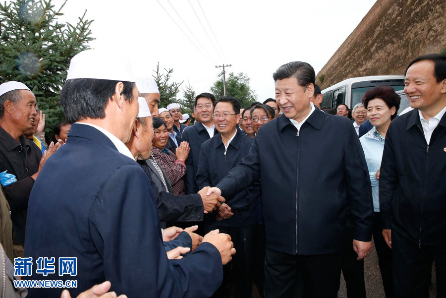 الرئيس شي يحث على تنمية شاملة خلال جولته في نينغشيا
