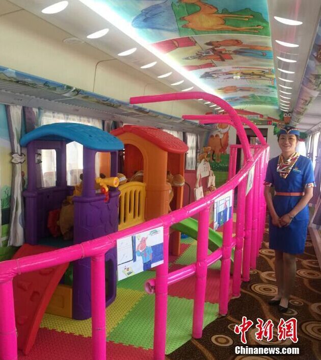 البار والقبة من اللباد ومطعم المكورنة تدخل القطارات الصينية
