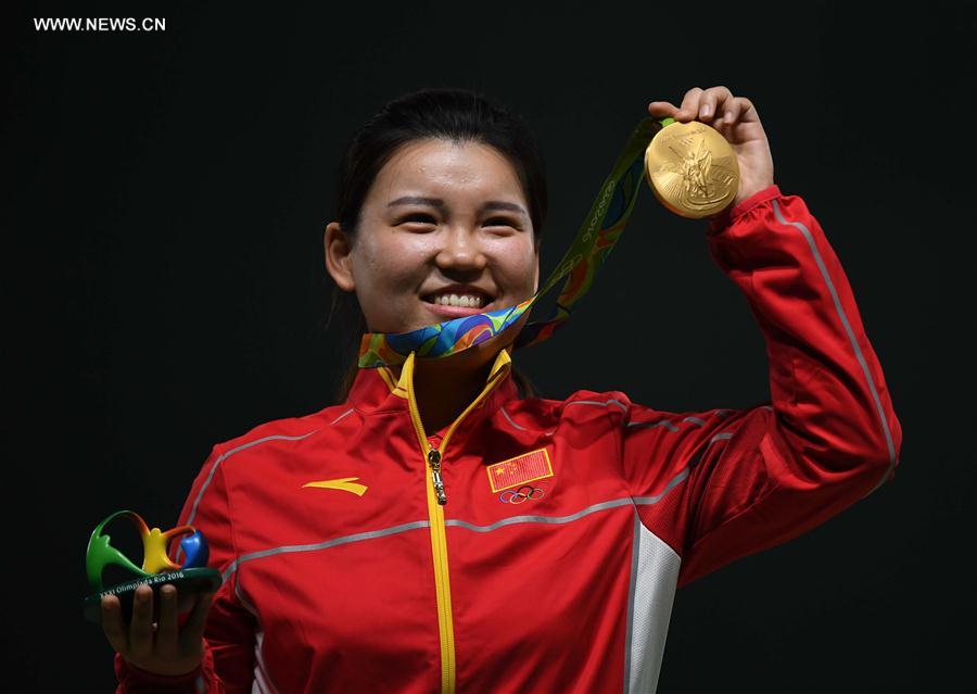 تشانغ منغ شيوه تفوز بأول ميدالية ذهبية للصين في أولمبياد ريو