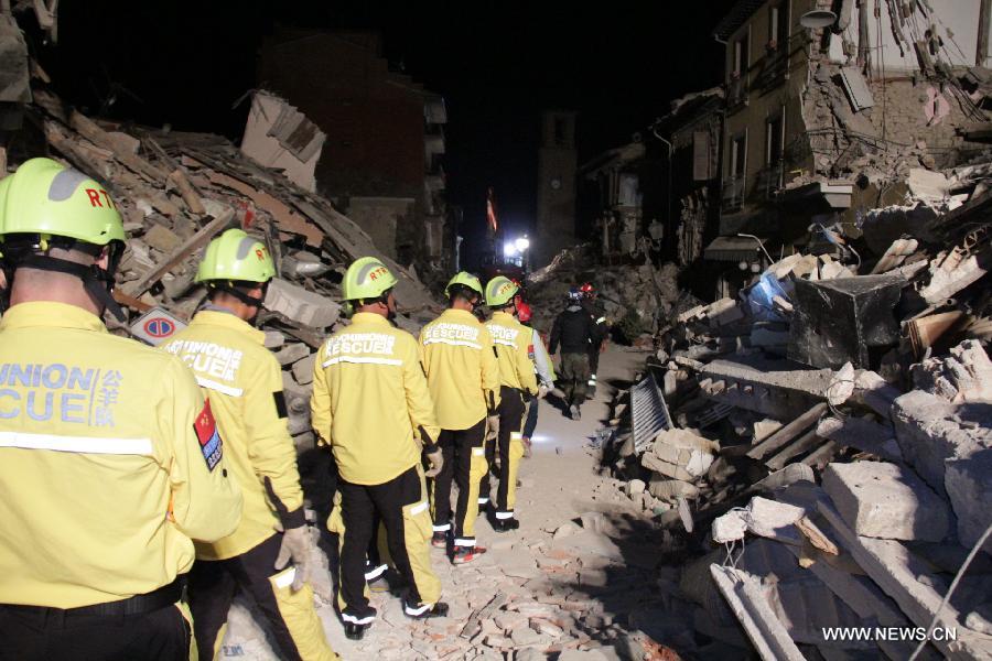 فريق إنقاذ صيني يتوجه إلى إيطاليا للإغاثة من الزلزال