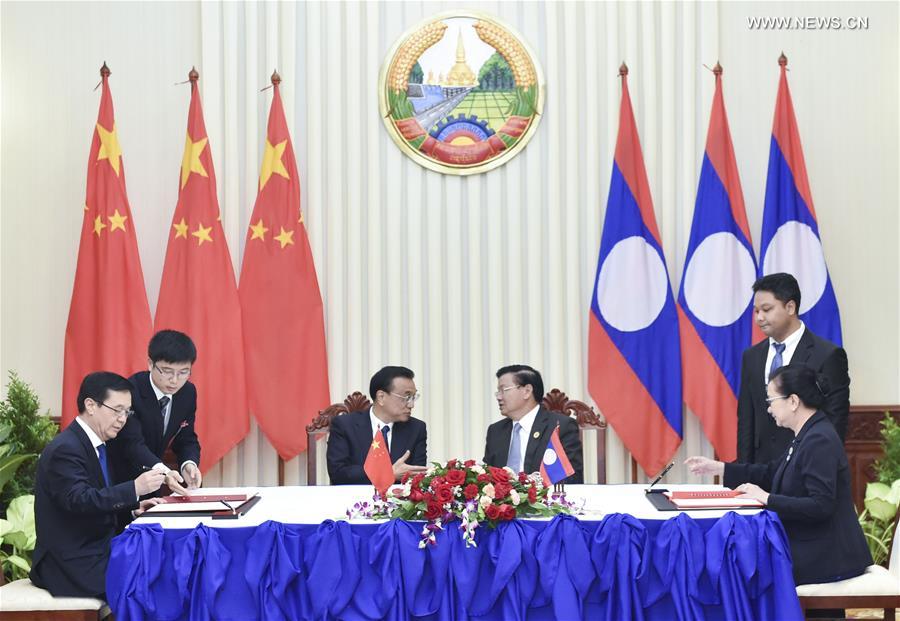 رئيس مجلس الدولة الصيني يدعو إلى تعزيز الشراكة الاستراتيجية الشاملة مع لاوس