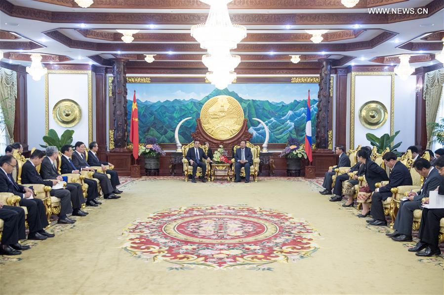 رئيس مجلس الدولة الصيني يتطلع إلى تعاون أوثق مع لاوس فى الطاقة الإنتاجية والاستثمار