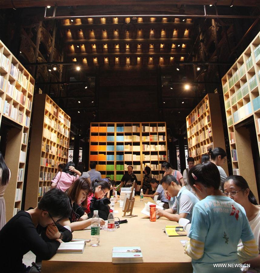 مطالعة الكتب الاختيار الأنسب للكثير من الصينيين في عطلة العيد الوطني