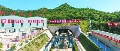 الصين تبني أكبر محطة عالمية للسكك الحديدية تحت سور الصين العظيم