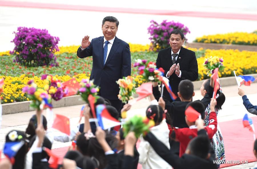 الرئيس الصيني ونظيره الفلبيني يوافقان على تحسين العلاقات بين الجانبين بشكل كامل 