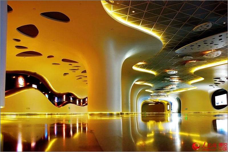 بالصور: ممرات تحت الأرض في شانغهاي تشبه عالم الخيال