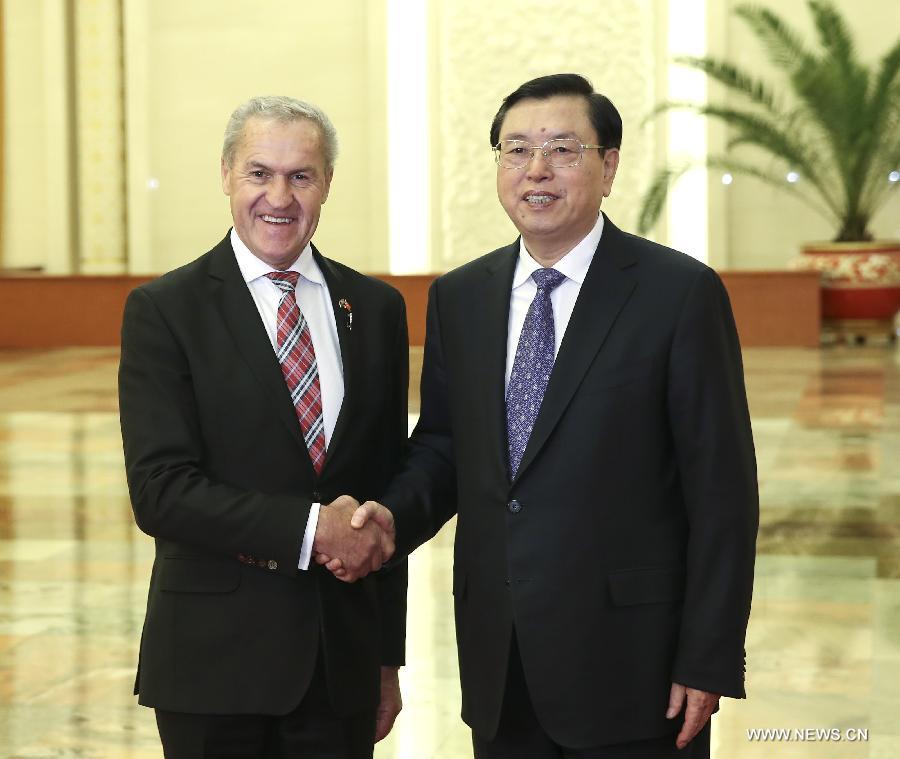 كبيرا المشرعين في الصين ونيوزيلندا يناقشان تعزيز العلاقات
