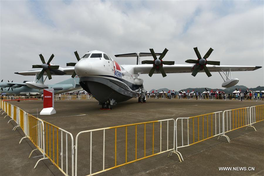 طائرة برمائية صينية في معرض الملاحة والفضاء الجوي الدولي الصيني
