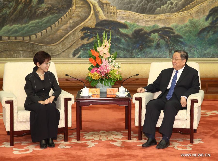 كبير المستشارين السياسيين الصينيين يلتقي زعيمة حزب الكومينتانغ