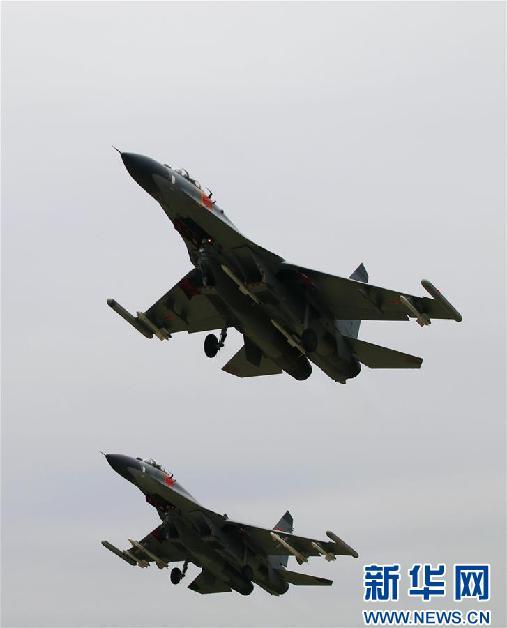مقاتلات القوات الجوية الصينية تحلق فوق مضيق باشي ومضيق مياكو