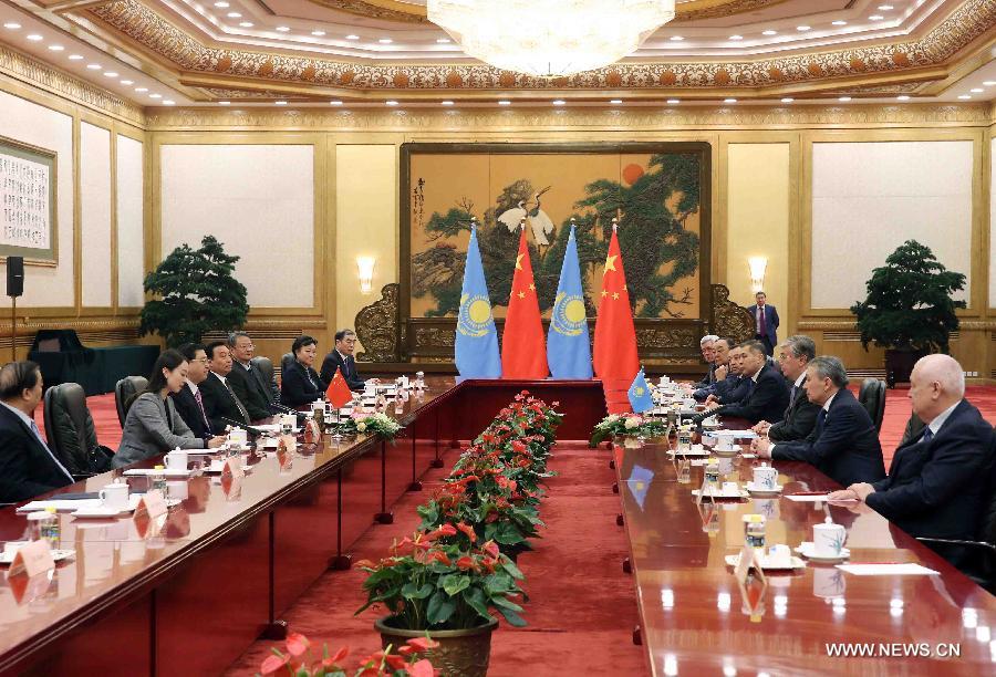 الصين وقازاقستان تتعهدان بتعزيز التعاون البرلماني بينهما