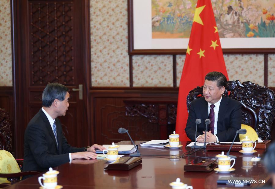الرئيس الصيني يلتقي الرئيس التنفيذي لمنطقة هونغ كونغ الادارية الخاصة