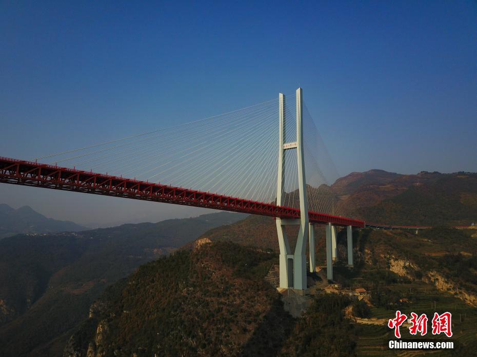 أعلى جسر في العالم بارتفاع 565 متر