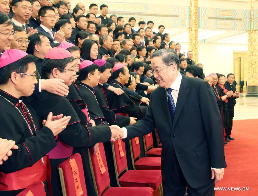 مسئول كبير يدعو إلى استقلال الكنيسة الكاثوليكية الصينية