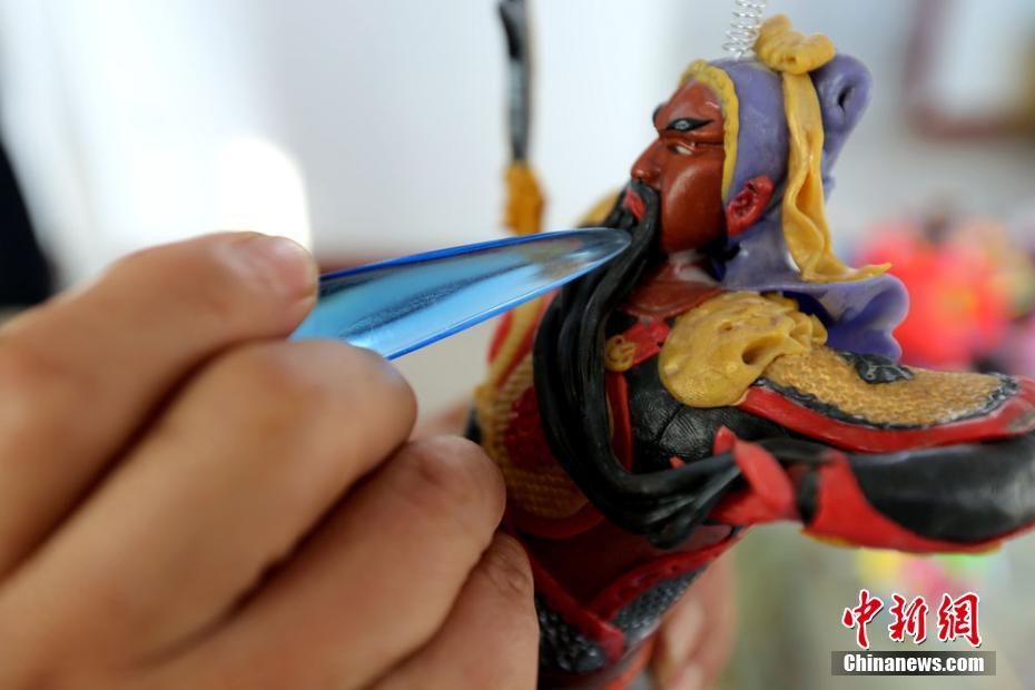 تشن هوي بينغ، قرابة 30 سنة من ممارسة فن تشكيل العجين