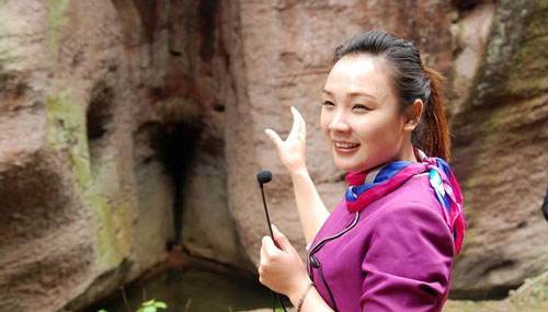 حجز المرشدين السياحيين عبر الإنترنت يلقى رضا من السائحين في الصين