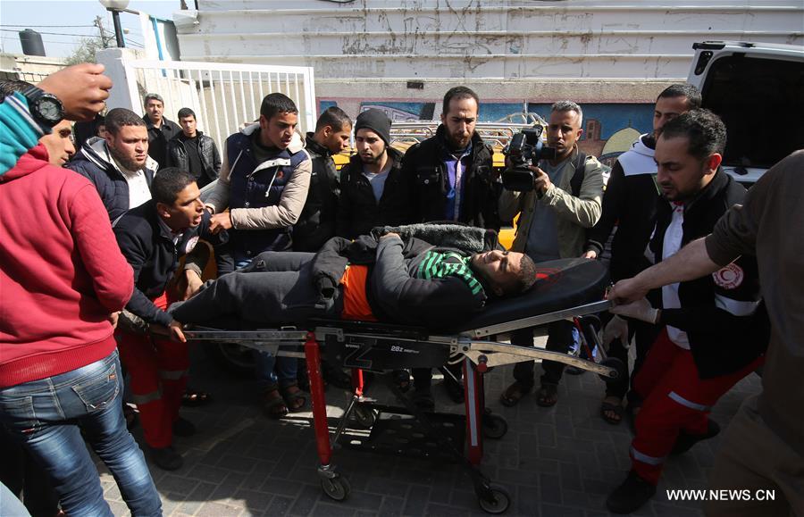 إصابة 4 فلسطينيين في سلسلة غارات للطيران الحربي الإسرائيلي على قطاع غزة