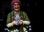 عجوز صينية عمرها 104 عام تمارس هواية التصوير