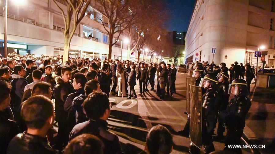 إصابة شخص في مظاهرة أقيمت احتجاجا على مقتل صيني برصاص أحد أفراد شرطة باريس في منزله 