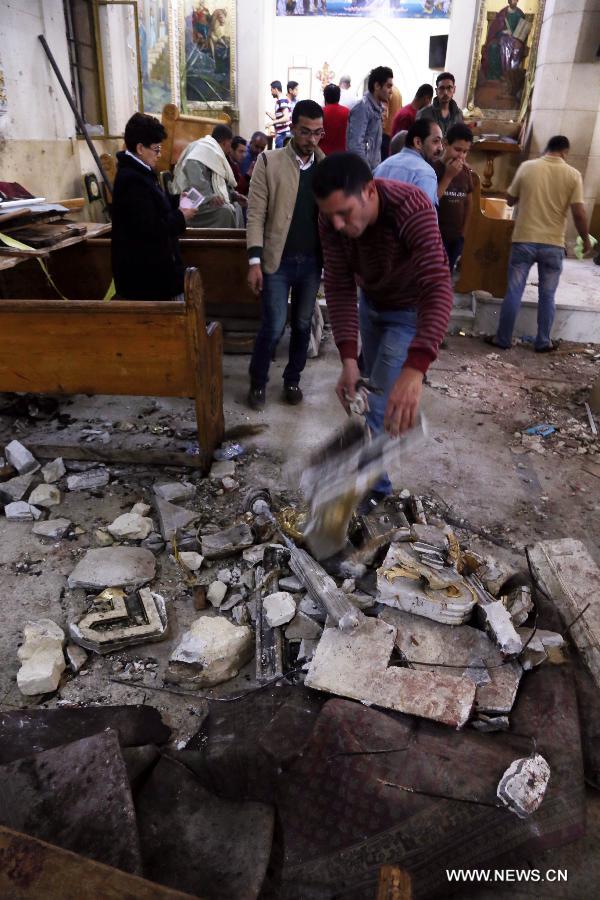 تقرير إخباري: 43 قتيلا و119 جريحا في تفجيرين استهدفا كنيستين في مصر
