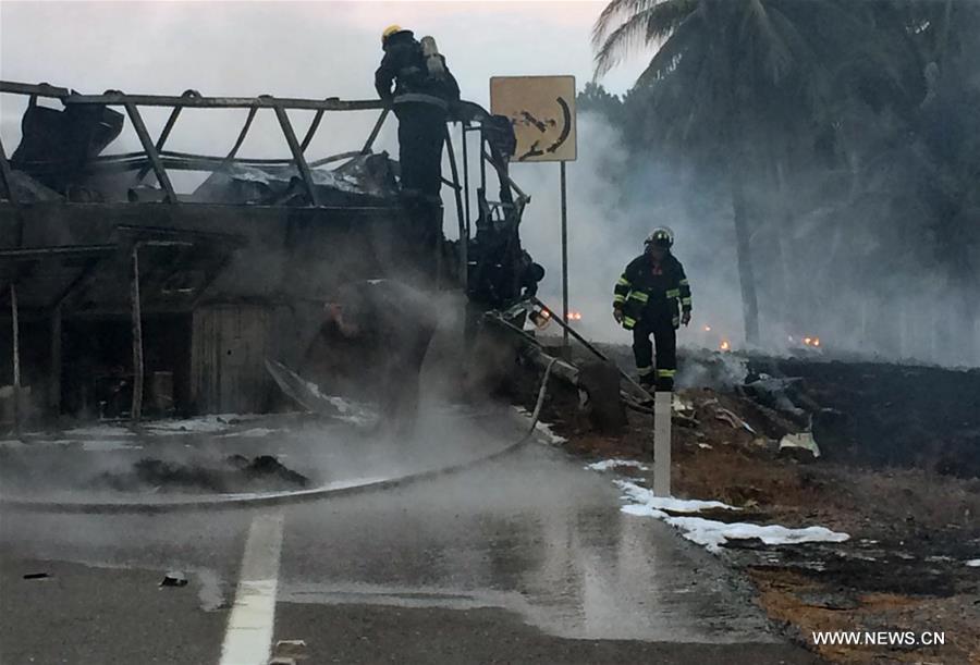 مقتل 20 شخصا على الأقل في تصادم شاحنة بحافلة ركاب جنوب المكسيك