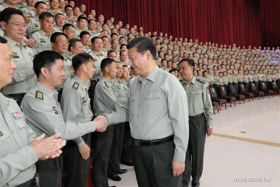الرئيس شي يتفقد مقر قيادة القوات البرية لمنطقة العمليات الجنوبية ويتعهد ببناء جيش قوي