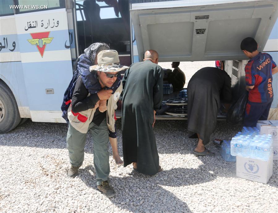 مقالة :النازحون من غرب الموصل يشعرون بالامن رغم الصعوبات القاسية
