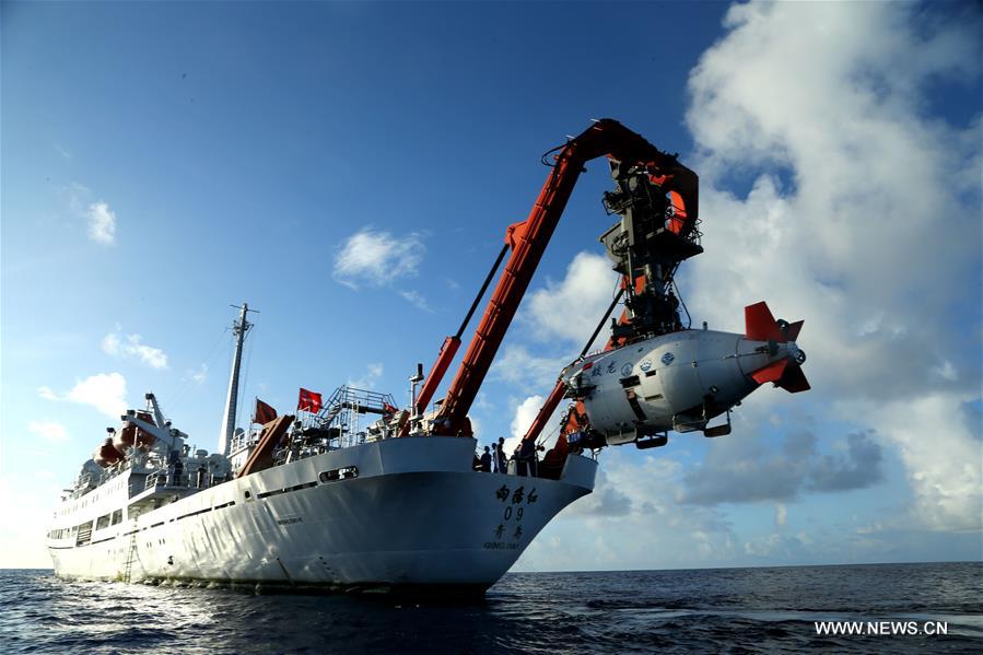 مقالة : الصين تغوص عميقا في أعماق البحار
