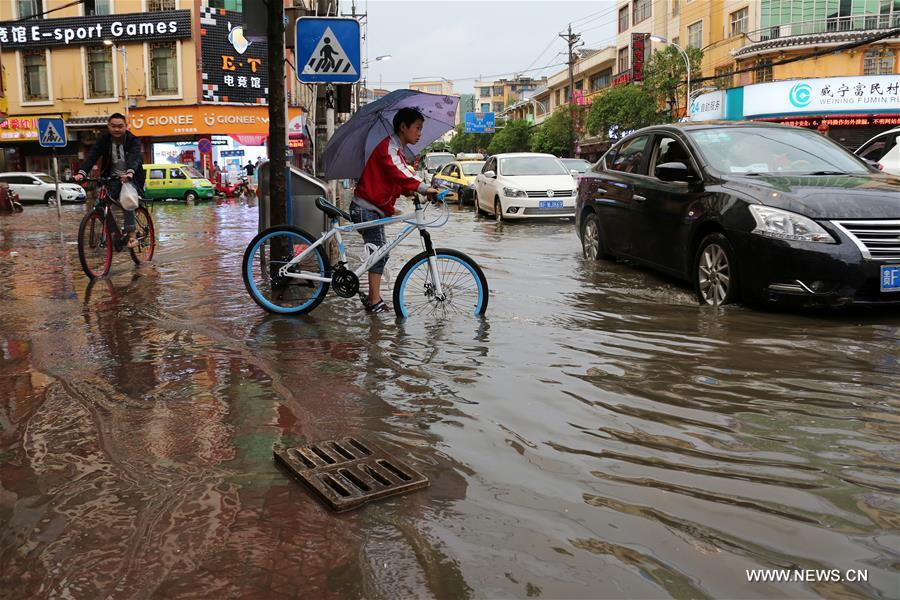 الأمطار الغزيرة تثير كوارث في جنوب غربي الصين