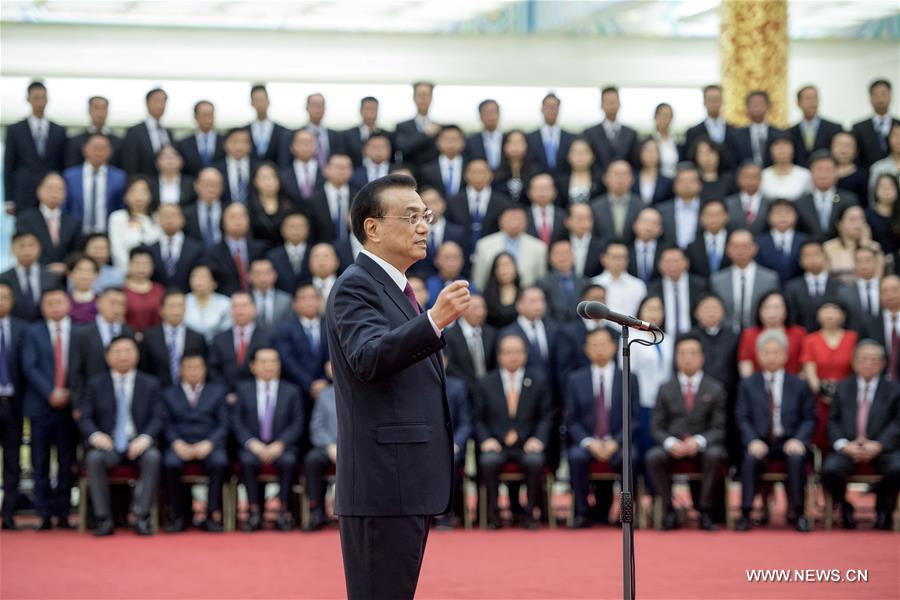 رئيس مجلس الدولة يدعو الصينيين المغتربين إلى المشاركة في الابتكار والتعاون الاقتصادي